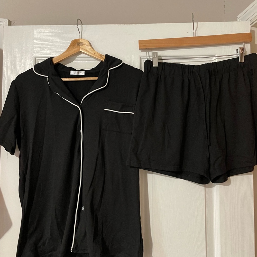 Women's Black Short-Sleeve Pajama Set with Contrast Piping